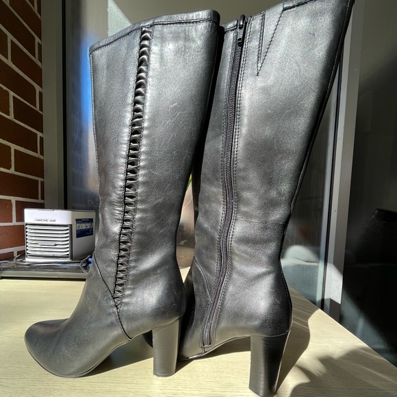 Black Leather boots - Picture 2 of 4